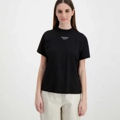CALVIN KLEIN JEANS T-SHIRT STACKED LOGO LOOSE DONNA Nero -Tendenza Italia calvin klein jeans j20j218708 t shirt stacked logo loose donna casual donna 044973001 beh 2