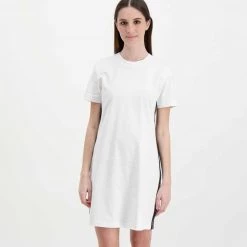 CALVIN KLEIN JEANS ABITO SIDE CONTRAST TAPE T-SHIRT DONNA Bianco 9 CALVIN KLEIN JEANS ABITO SIDE CONTRAST TAPE T-SHIRT DONNA Bianco -Tendenza Italia calvin klein jeans j20j218861 abito side contrast tape t shirt donna casual donna 044973501 yaf 3