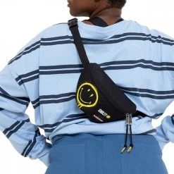 EASTPAK MARSUPIO SPRINGER SMILEY® GRAFBLACK Nero -Tendenza Italia eastpak ek074 marsupio springer x smiley zaini per tutti i giorni uomo 044679201 u131 5