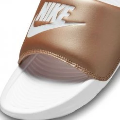 NIKE VICTORI ONE SLIDE DONNA Bianco -Tendenza Italia nike cn9677 w victori one slide tutti sandali donna 045209601 900 4