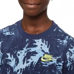 NIKE T-SHIRT CAMO LEAF BAMBINO Blu 7 NIKE T-SHIRT CAMO LEAF BAMBINO Blu -Tendenza Italia nike dq3857 t shirt camo leaf bambino abbigliamento bambino 045003301 410 3