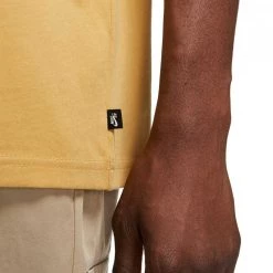 NIKE SB T-SHIRT LC BARKING Giallo 7 NIKE SB T-SHIRT LC BARKING Giallo -Tendenza Italia nike sb dq1856 t shirt lc barking street style uomo 044740401 777 3