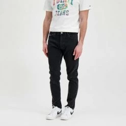 TOMMY JEANS JEANS SLIM SCANTON YOUNG Nero 11 TOMMY JEANS JEANS SLIM SCANTON YOUNG Nero -Tendenza Italia tommy jeans dm0dm12464 jeans slim scanton young casual uomo 045117801 ce679 4
