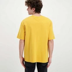 TOMMY JEANS T-SHIRT TOMMY COLLEGIATE Giallo -Tendenza Italia tommy jeans dm0dm12856 t shirt tommy collegiate casual uomo 045110501 zfw 3