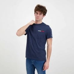TOMMY JEANS T-SHIRT ESSENTIAL TASCHINO Blu -Tendenza Italia tommy jeans dm0dm13063 t shirt essential flag pocket casual uomo 045111401 c87 4